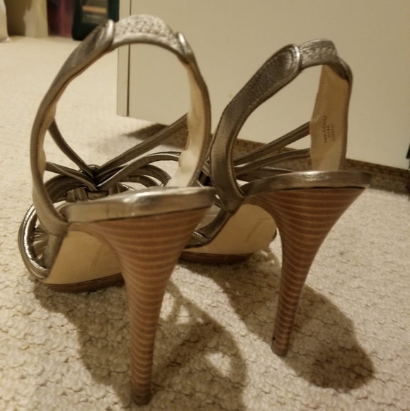 Pewter colored sandal - Picture 2 of 3